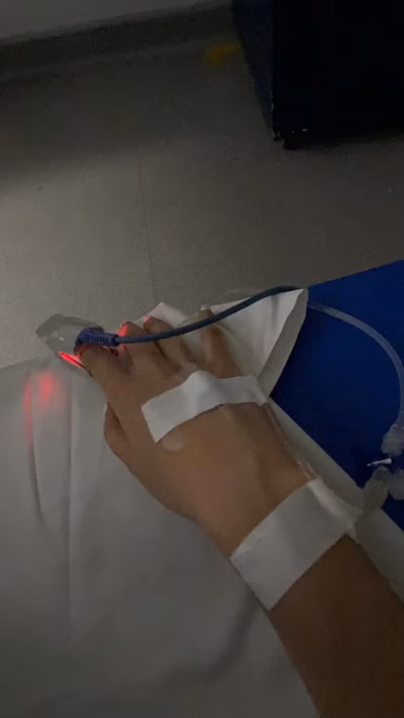Mai Phuong Thuy gay hoang mang khi dang anh nhap vien cap cuu-Hinh-2