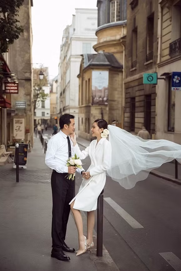 Tuy nhiên đến nay, cặp đôi này cũng có cái kết chẳng hề viên mãn. Cưới nhau khoảng hơn 2 năm, vợ chồng Ngọc Duyên cũng dính nghi vấn ly hôn.