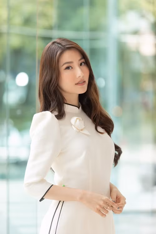 Trong buổi lễ nhậm chức viện phó, Diễm My cho biết, cô yêu thích làm đẹp từ nhỏ, ngoài ra còn học chuyên sâu về kinh tế nên cảm thấy vô cùng phấn khích khi đảm nhận vai trò này.