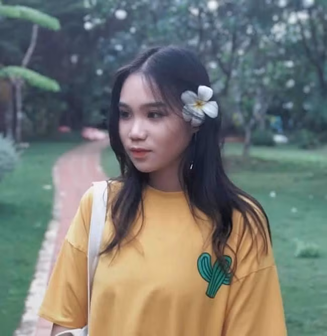 Theo NSƯT, con gái học vượt trội ở môn văn và các môn về xã hội.