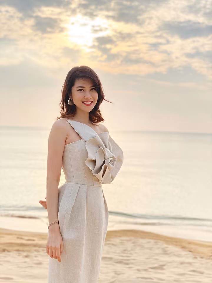 Bức ảnh của bộ đôi được chụp tại bãi biển ở Phú Quốc - nơi diễn ra đám cưới Đông Nhi - Ông Cao Thắng hồi tháng 11/2019.