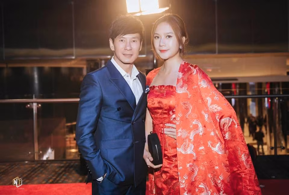 Theo đó, ông Nhật kiện Lý Hải đòi bồi thường 4 tỷ vì sử dụng phần lời "Gánh mẹ" mà không xin phép. Trong khi đó, Lý Hải khẳng định đã làm đúng luật khi ký hợp đồng với Quách Beem - người đứng tên sở hữu ca khúc này, để sử dụng "Gánh mẹ" trong phim "Lật mặt 4 - Nhà có khách".