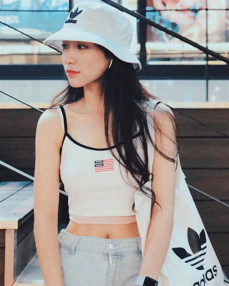 Hình ảnh mảnh mai của "chị cả Hoa râm bụt" đã chỉ còn là quá khứ.