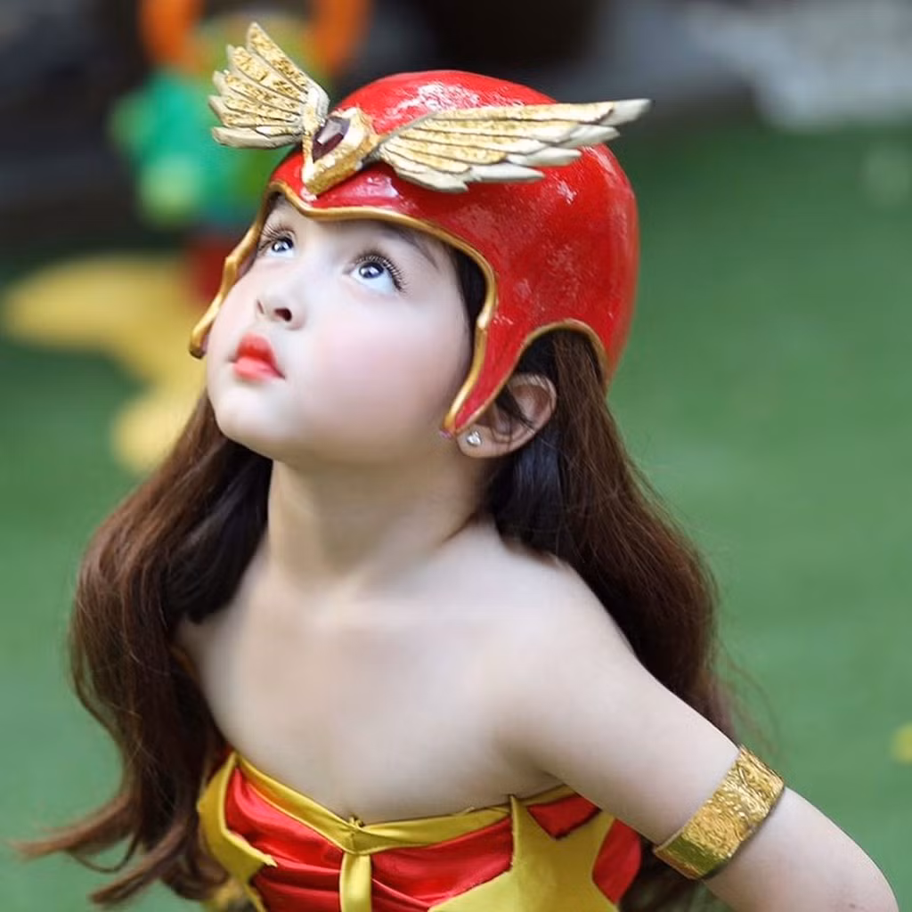 "Bé không hề muốn nghỉ sớm, nhiều lúc tôi còn mệt trước sự hoạt bát, năng động của Zia", mỹ nhân đẹp nhất Philippines chia sẻ.