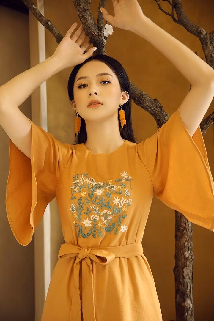 Hiện tại, cô đang ở mức 50kg và sẽ phấn đấu lên 55kg để thân hình cân đối, đầy đặn hơn cũng như tương quan với chiều cao 1m68.