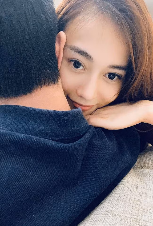 Phuong Oanh khoe ban trai, nam dien vien “Co gai nha nguoi ta” phan sieu hai