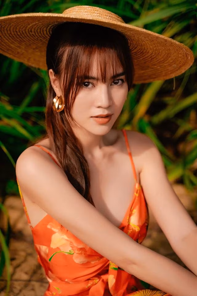 Về đời tư, Lan Ngọc từng công khai hẹn hò diễn viên Minh Luân. Tuy nhiên, sau 3 năm mối tình của cặp đôi tan vỡ.