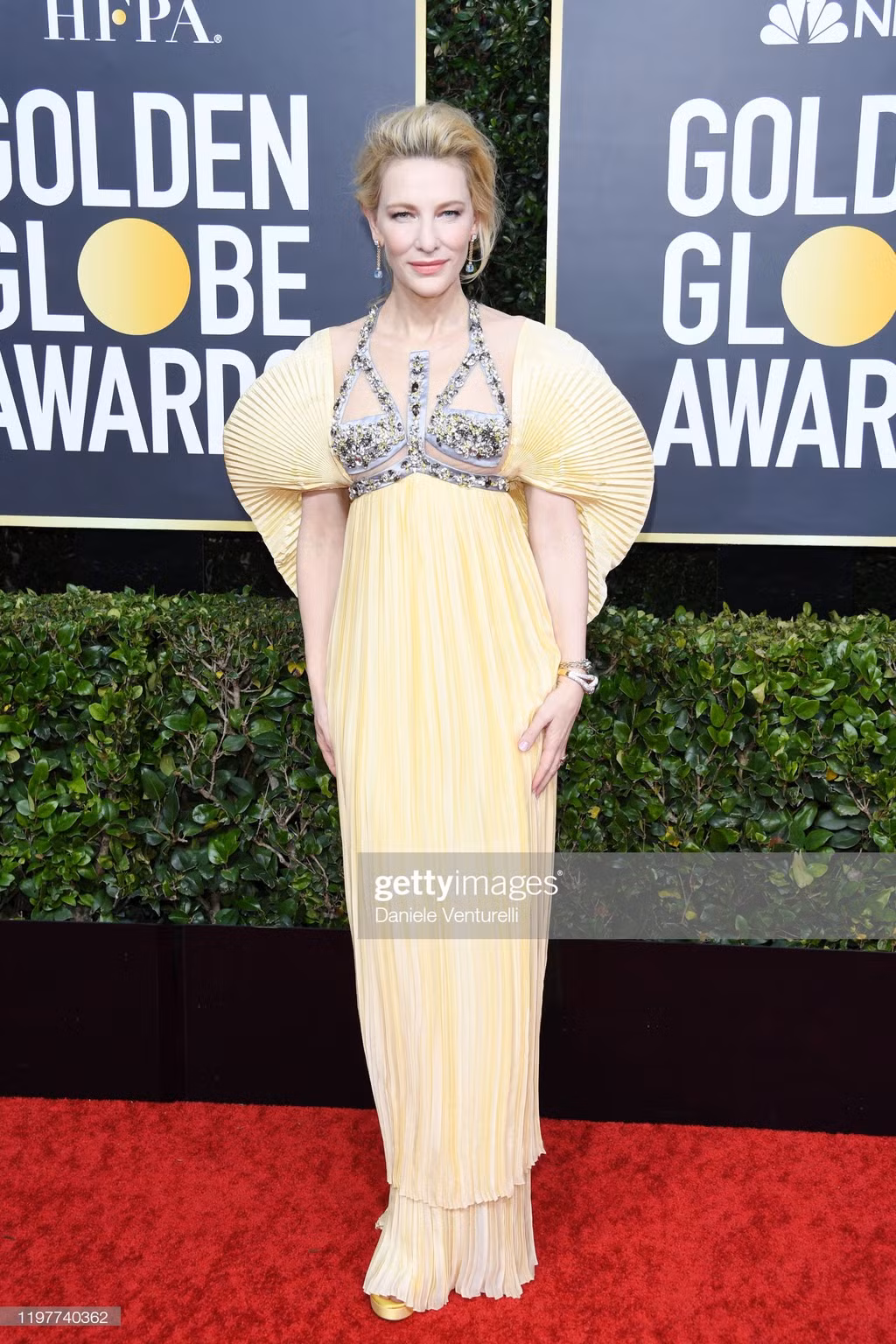 Cate Blanchett luôn được chào đón bởi vẻ ngoài lộng lẫy và quyền lực, từ phim ảnh cho tới đời thường. Nét diễn xuất khó nhầm lẫn trong Where’d You Go, Bernadette đã giúp minh tinh góp mặt ở đề cử Nữ diễn viên chính xuất sắc - Phim hài hoặc ca vũ nhạc.