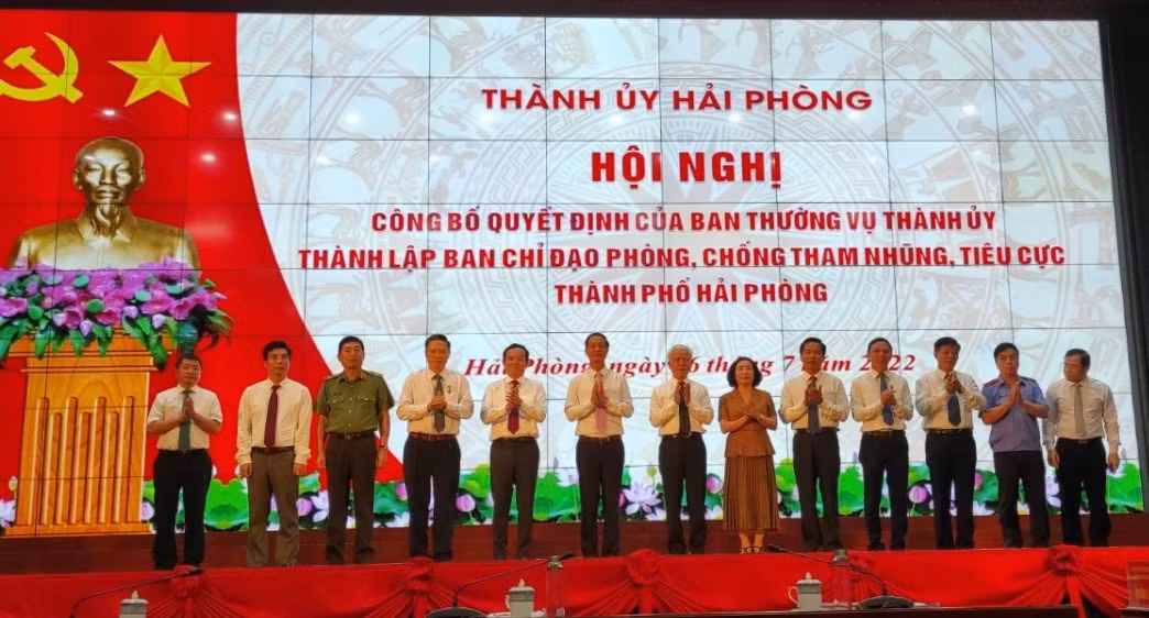 Bi thu thanh uy Hai Phong lam truong ban chi dao phong, chong tham nhung