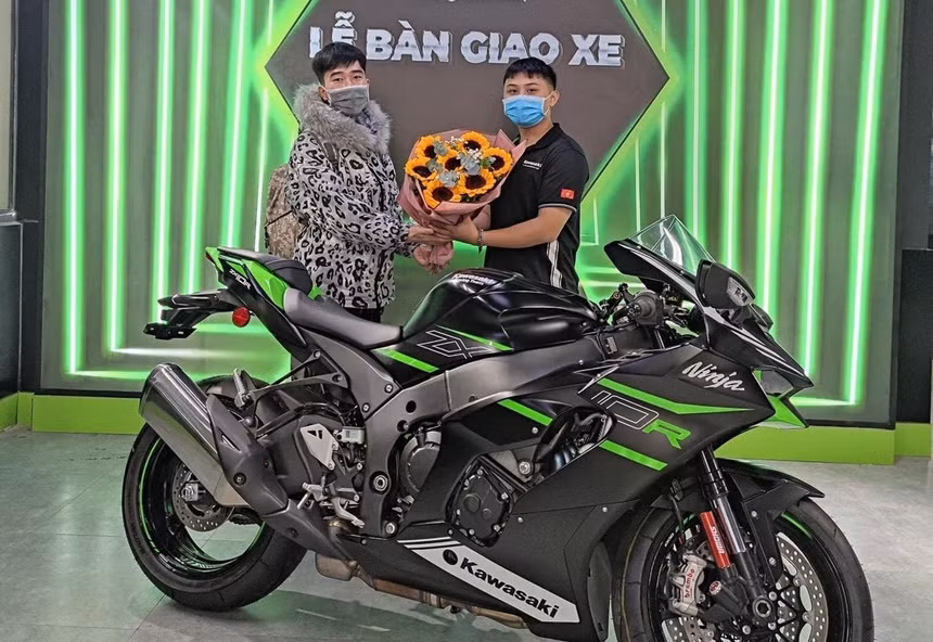 Ngày 8/1/2022, Nam đi đến TP Vĩnh Yên mua 1 điện thoại iPhone và đến Showroom Thưởng Motor (TP Hà Nội) mua 1 xe môtô phân khối lớn nhãn hiệu Kawasaki trị giá 680 triệu đồng và chi tiêu cá nhân. Sau đó, Nam đến thị xã Phổ Yên, tỉnh Thái Nguyên thuê phòng trọ để lẩn trốn. Đến ngày 9/1/2022, Nam bị lực lượng công an bắt giữ tại tỉnh Thái Nguyên.
