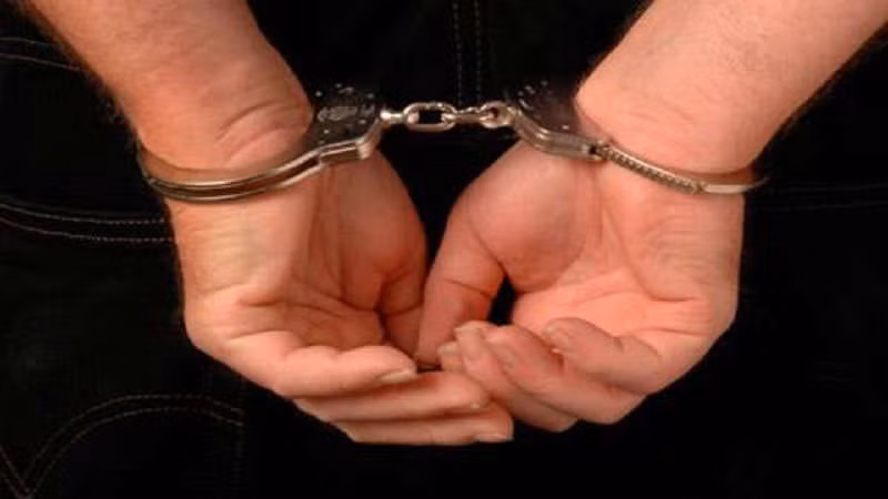Hai Phong: Tuoc danh hieu, bat tam giam 1 can bo cong an
