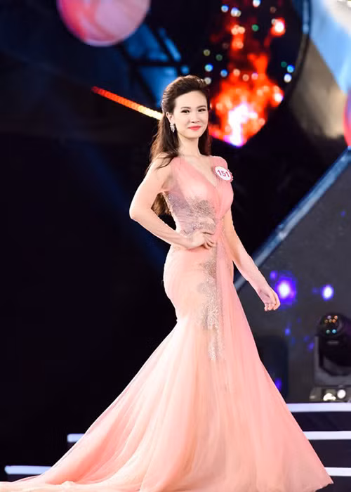 7 thi sinh Hoa hau Viet Nam da xinh con hoc gioi-Hinh-11