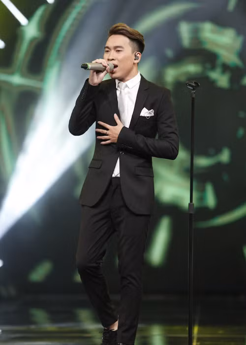 Thí sinh Quang Đạt lại khiến Bằng Kiều và Thu Minh tranh cãi với tiết mục "I am not the only one". Cụ thể, Bằng Kiều không hài lòng về cách phát âm tiếng Anh của thí sinh. Thế nhưng, Thu Minh lập tức bênh vực khi cho rằng điều quan trọng là cách mình truyền tải tinh thần và cảm xúc vào bài hát.