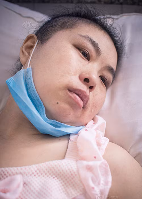 Cam dong cau be nhat rac kiem tien cho me ke chua benh ung thu-Hinh-4