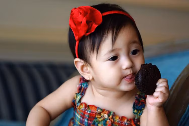 Con gái Hà Kiều Anh chính là món quà lớn nhất của cả gia đình người đẹp này. 