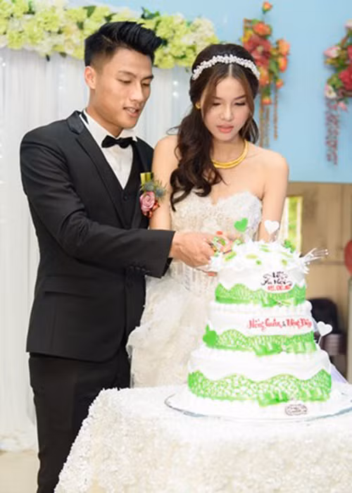 Ro tin Ky Han mang bau 4 thang voi Mac Hong Quan-Hinh-2