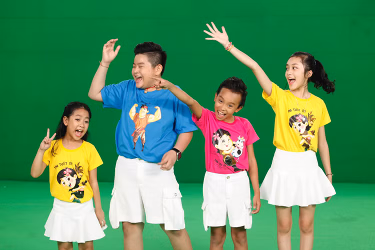 Đây là món quà mà các thí sinh Vietnam Idol Kids mùa đầu tiên dành tặng khán giả đã yêu mến chương trình. 