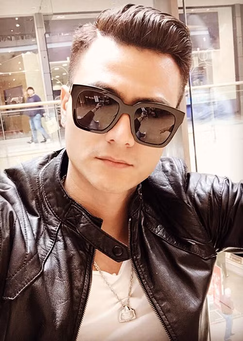 Trong chuyến du lịch nước ngoài này, nam siêu mẫu dẫn theo cậu em trai 12 tuổi tên Ngô Quốc Thái.