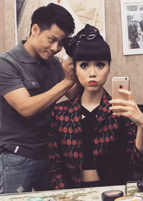 Trở về Việt Nam lần này, Jessica Minh Anh còn xuất hiện với vai trò khách mời đặc biệt của chương trình Cuộc sống thường ngày.
