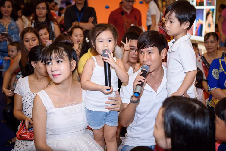 Vo Ly Hai di su kien sau 13 ngay sinh con