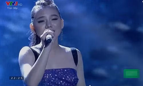 Giam khao The X-Factor tranh cai nay lua vi Minh Nhu