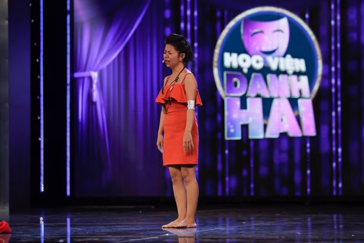Bảo Sơn là thí sinh nổi bật nhất tập 1 vòng audition còn ở tập 2, ứng viên gây ấn tượng nhất là Ngọc Diễm. Tiết mục kể về một cô gái xin thầy lấy chồng rồi lỡ tay đánh chồng và cuối cùng tử tự không thành.