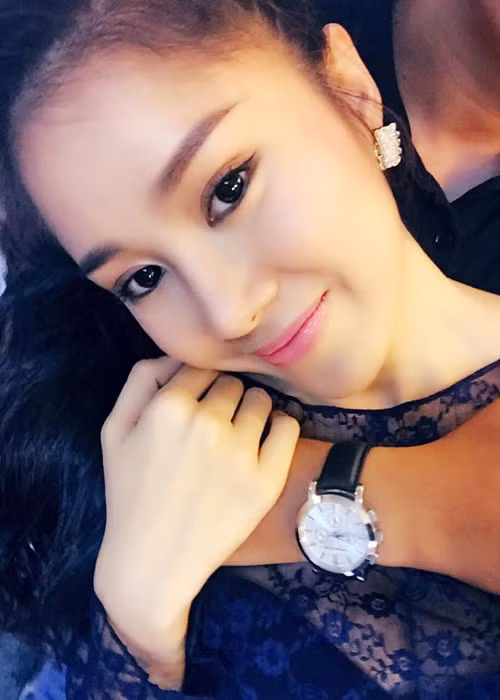 Sau khi chia tay Quý Bình, Lê Phương đã có bạn trai mới. Đầu tháng 7, cô liên tục chia sẻ hình ảnh bên một người đàn ông giấu mặt và bày tỏ rất hạnh phúc. 