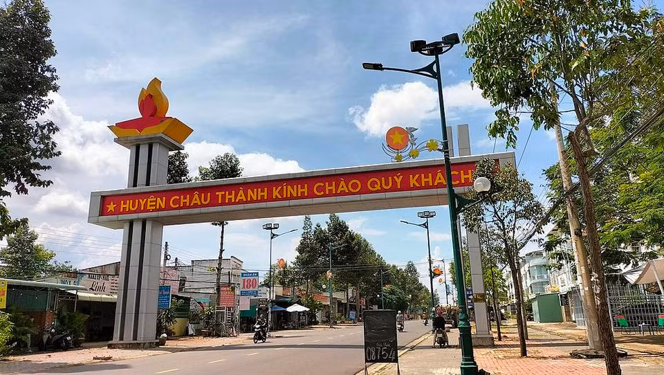 Tây Ninh: Gói thầu xây lắp công trình đường Hòa Hội 16 tiết kiệm được 15 triệu - Hình 2 Tay Ninh: Goi thau xay lap cong trinh duong Hoa Hoi 16 tiet kiem duoc 15 trieu-Hinh-2