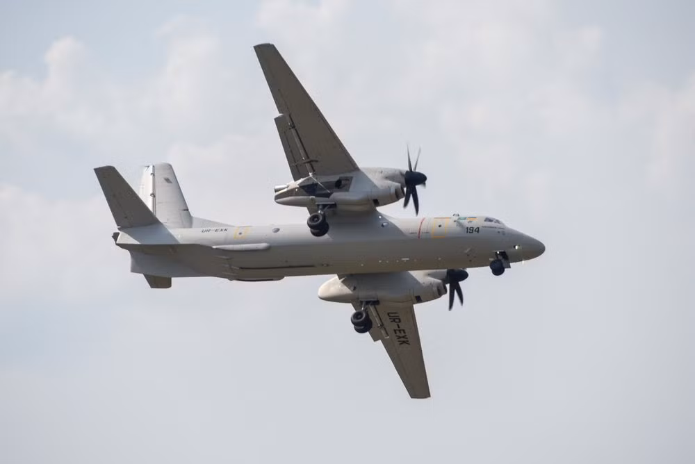 Antonov Ukraine đang nỗ lực lấy lại ánh hào quang thời Liên Xô khi đem tới Paris dòng máy bay vận tải hạng trung hiện đại An-132D sử dụng động cơ PW150A của Canada cho tốc độ 550km/h, tầm bay 4.400km, tải trọng 9,2 tấn. Nguồn ảnh: newatlas