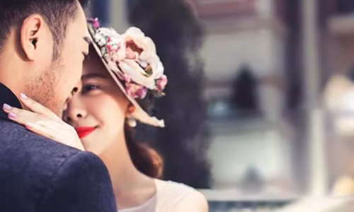 Chồng thất thểu lê về nhà xin vợ "gánh" giúp nợ "tình phí" Chong that theu le ve nha xin vo "ganh" giup no "tinh phi"