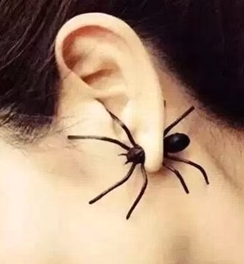 Cô gái nào mà can đảm đến mức này nhỉ?.