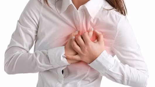 Sức khỏe tim mạch có vấn đề Chất xơ chứa hàm lượng sắt, kẽm và vitamin B có tác dụng loại bỏ cholesterol xấu ra khỏi cơ thể. Chế độ ăn uống thiếu chất xơ dẫn đến hàm lượng cholesterol cao, dễ mắc bệnh tim mạch. Vì vậy, nếu sức khỏe tim mạch có vấn đề bạn nên tiêu thụ thêm chất xơ và tới gặp bác sĩ để chữa trị kịp thời.