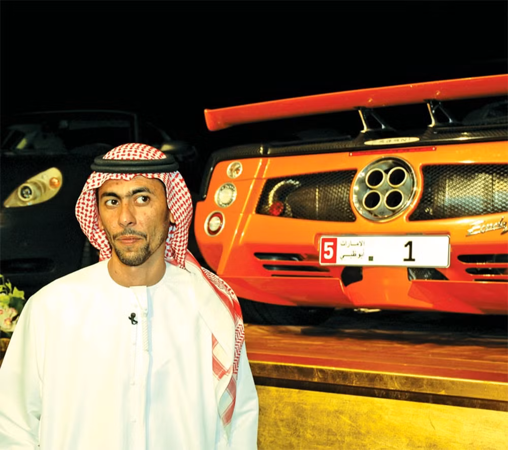 1: (Abu Dhabi, Các Tiểu vương quốc Ả-rập thống nhất): Năm 2008, tỷ phú Saeed Abdul Ghafour Khouri lập kỷ lục thế giới khi trả 14,3 triệu USD cho chiếc biển chỉ có độc chữ số 1.
