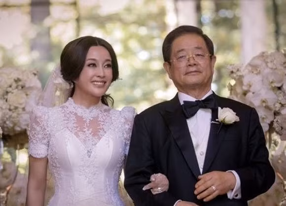 Chan dung nguoi chong thu 4 cua Luu Hieu Khanh-Hinh-2