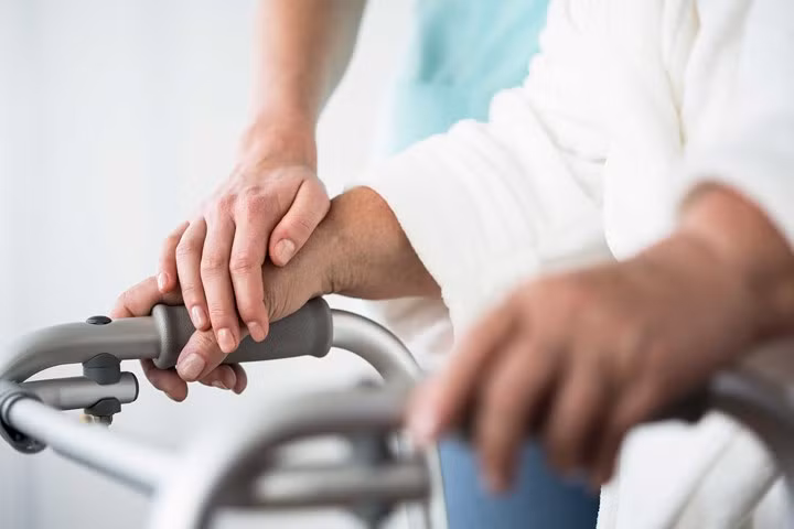 Tùy thuộc vào mức độ nghiêm trọng mà người bị đột quỵ có thể phục hồi hay không. Tuy nhiên, nhiều bệnh nhân bị đột quỵ sẽ chết sau 2 giờ.