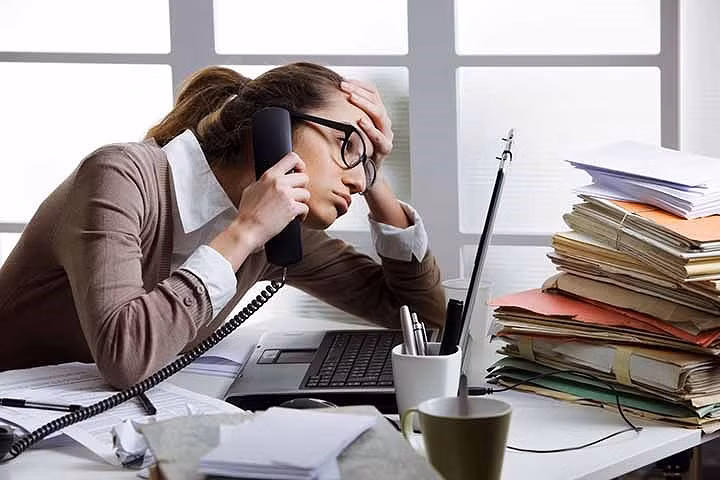 Căng thẳng làm suy yếu hệ thống miễn dịch của chúng ta, làm cho sự lây lan của bệnh nhiễm khuẩn dễ dàng hơn. Phụ nữ bị căng thẳng cũng có thể lơ là việc vệ sinh, điều này cũng có thể gây ra sự tăng trưởng của nhiễm trùng.
