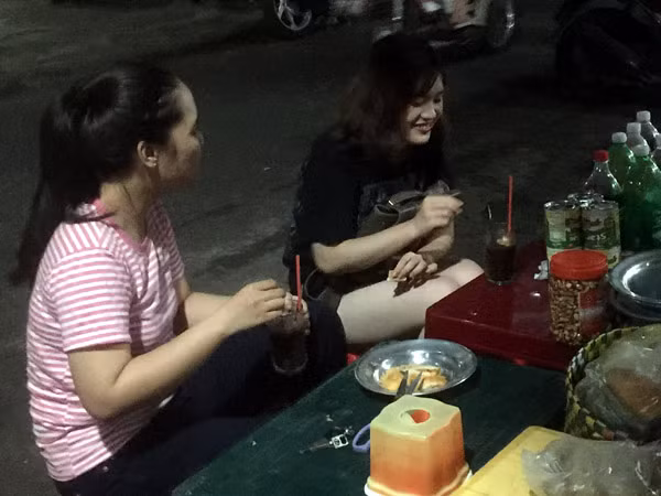 Đằng sau thức uống có một không hai ở Sài Gòn - Hình 2 Dang sau thuc uong co mot khong hai o Sai Gon-Hinh-2