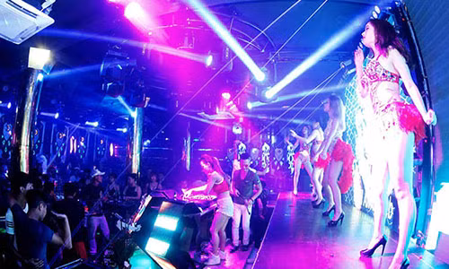 Nhung cai chet duoc bao truoc trong quan karaoke "bay lac"