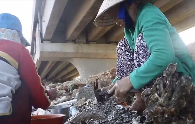 Gian nan nghề "chồng đập, vợ gỡ" ở Trà Bồng - Hình 3 Gian nan nghe "chong dap, vo go" o Tra Bong-Hinh-3