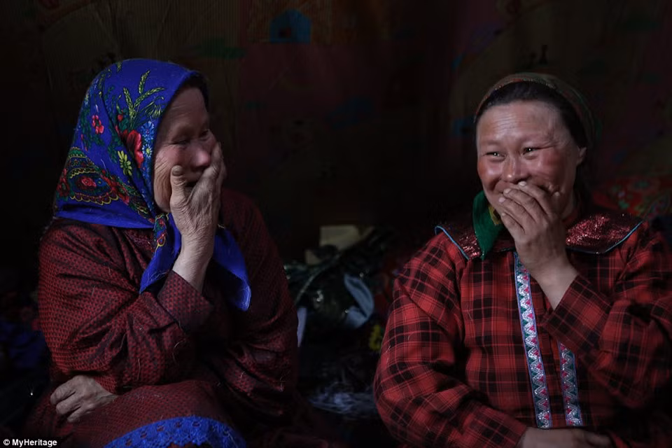 Hiện số lượng người Nenets còn lại khoảng 10.000 người, cùng nhau chăn nuôi đàn tuần lộc khoảng 300.000 con trên một khu vực rộng lớn ở cực bắc.