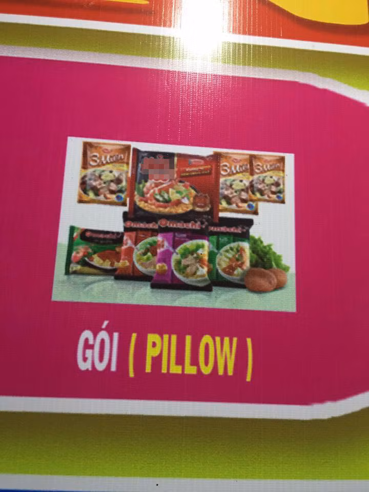 Mì gói khi gõ không dấu dịch sang tiếng Anh sẽ thành "gối" tức là "pillow".