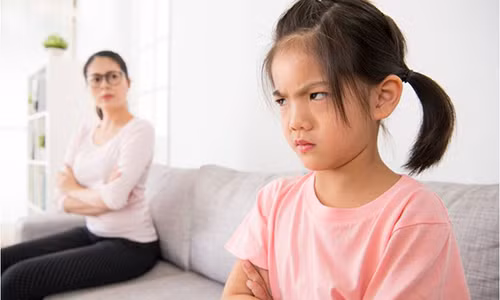 Vì sao cha mẹ nghiêm khắc nhưng con vẫn hư? Vi sao cha me nghiem khac nhung con van hu?