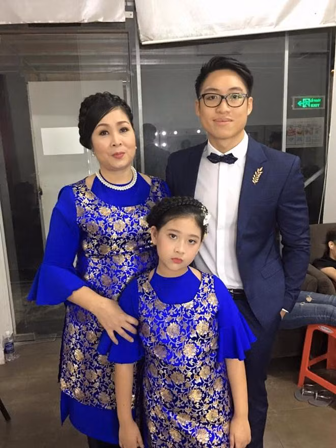 Con gái xinh đẹp, tài năng của Hồng Vân sẽ kết hôn cùng bạn trai - Hình 7 Con gai xinh dep, tai nang cua Hong Van se ket hon cung ban trai-Hinh-7