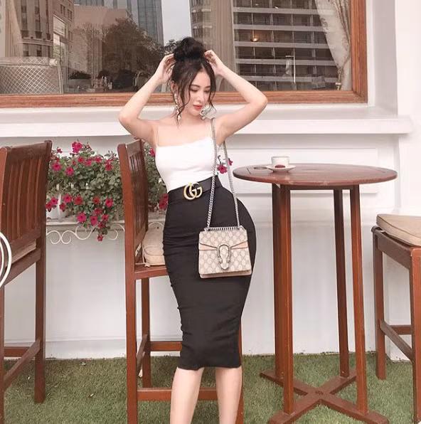 Bức ảnh cho thấy số đo vòng ba "bất thường" của Phương Trinh.