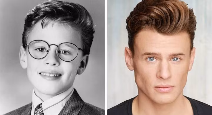 Blake McIver Ewing diễn xuất từ năm 1993 với vai diễn trong phim "Calendar Girl". Nam diễn viên sở hữu vẻ "điển trai" khi còn ngồi trên ghế nhà trường.