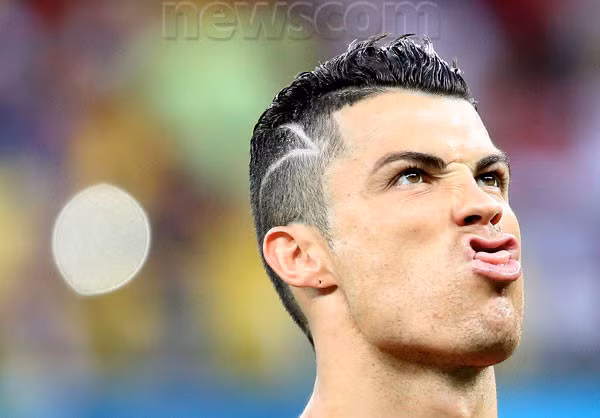 Siêu sao Cristiano Ronaldo thỉnh thoảng cũng trình diễn những biểu cảm hài hước.