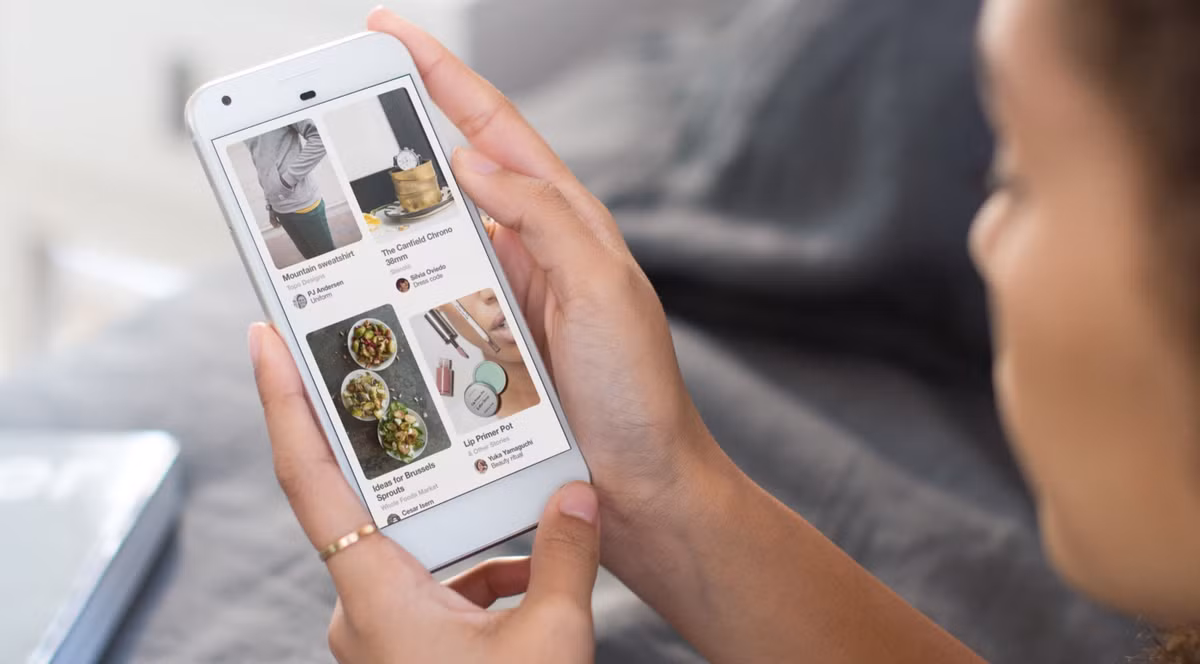 10. Pinterest Ngành kinh doanh: Mạng xã hội Giá trị: 11 tỷ USD Năm ra đời: 2010 Quốc gia: Mỹ Pinterest là startup mạng xã hội cho phép người dùng chia sẻ cho nhau những ý tưởng, những công thức hay bản hướng dẫn. Mạng xã hội này có tới 83% người dùng là nữ giới.