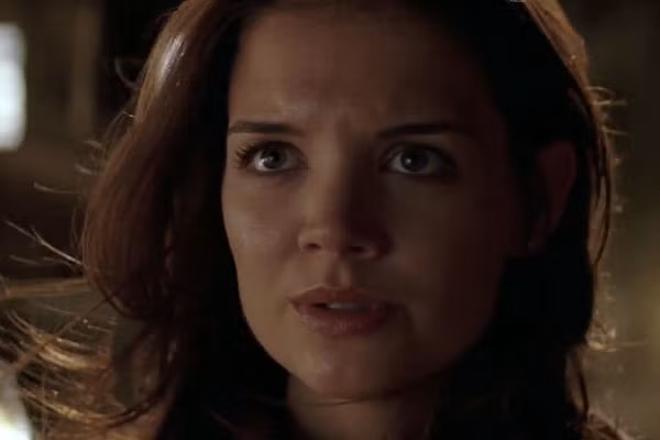 Katie Holmes – The Dark Knight: Nhiều người tin rằng Katie Holmes bị sa thải khỏi đoàn làm phim của đạo diễn Christopher Nolan vì kĩ năng diễn xuất tệ hại của mình trong Batman Begins. Thực tế, Katie Holmes đã tự bỏ vai diễn được cho là thành công nhất trong sự nghiệp của cô.