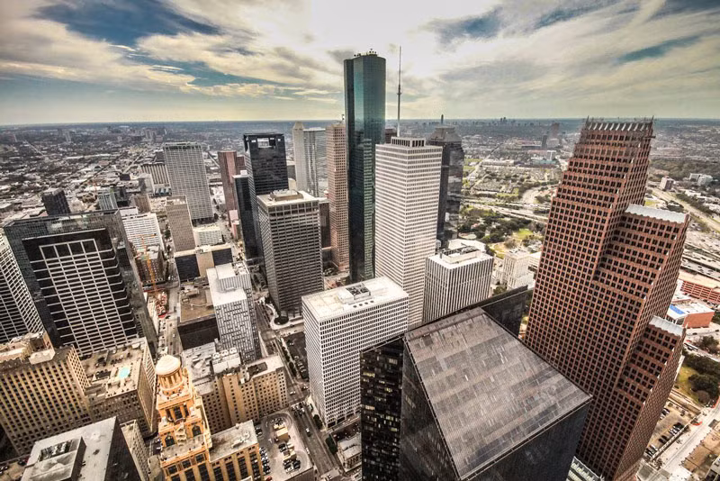 8. Houston, Hoa Kỳ Đây đã là năm thứ hai liên tiếp Houston dẫn đầu thế giới về GDP bình quân đầu người, đây là một nhân tố quan trọng trong việc tính chỉ số phúc lợi cá nhân trong báo cáo.
