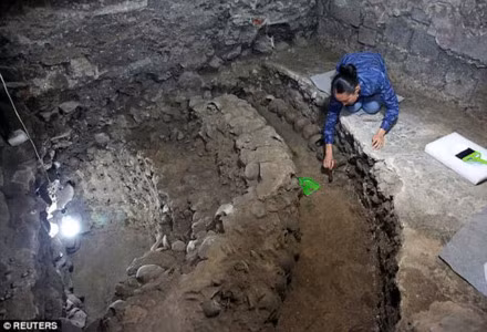 Kinh hoàng cuộc khai quật "tòa tháp" 650 sọ người Kinh hoang cuoc khai quat "toa thap" 650 so nguoi